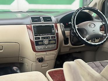 Toyota: Toyota Ipsum: 2002 г., Автомат, Газ, Минивэн — 10