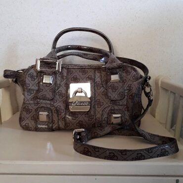 guess torbe na snizenju: Shoulder bag, Guess, Material: Leather