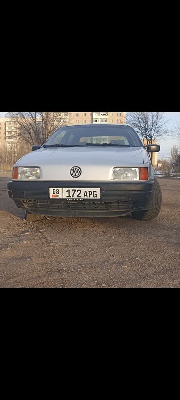 Volkswagen: Volkswagen Passat: 1991 г., 1.8 л, Механика, Бензин, Седан