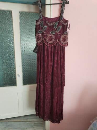 kako ispeglati plisiranu haljinu: M (EU 38), color - Burgundy, Evening, With the straps