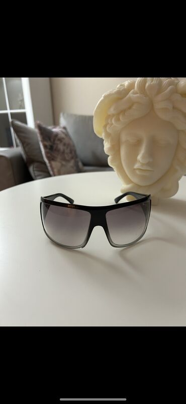 crne martinke zenske: Sunglasses, Versace, color - Black