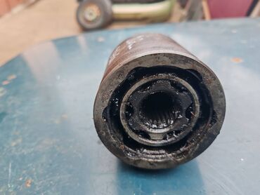 Auto delovi: Zglob homokineticki do diferencijala desni fi 26mm br.2. Polovno — 8