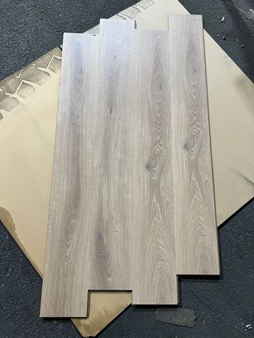 Laminat: Salam laminatlarimiz 31 32 33 klass olmagala hər rəg secimi var 250 yə — 36