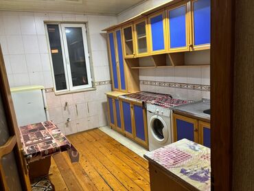 lenkeran ev: Xirdalanda heyder parkına yaxin 4/4 mertebesinde 4 otaqli ev 400