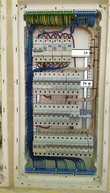 Электрики: Электрик | Установка распределительных коробок, Установка щитков, Электромонтажные работы Больше 6 лет опыта — 14