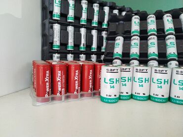 redimi not 9: Müxtəlif növ və ölçülü batareyalar dəsti. Dəstdə Power-Xtra və Saft