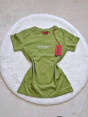 pull anbear: Hugo zenska majica
Velicina S/M 
Cena 2.600 din🟨🟨 — 2