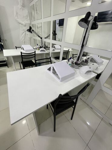 nails: Маникюрный стол сдается в студии красоты всего за 5000 сомов (все