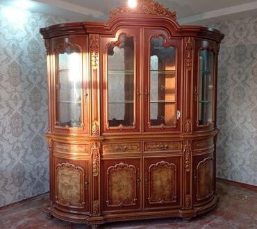 ПО для бизнеса: Klassik üslubda iri vitrin-bufet - Material: təbii ağac əsaslı