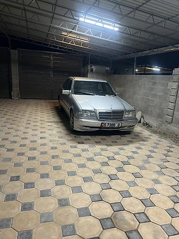 ли 9 авто: Mercedes-Benz C-Class: 1993 г., Седан — 6