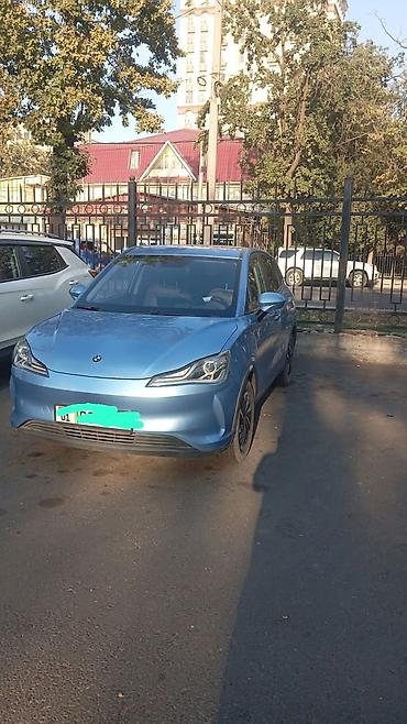 xpeng g3: Hozon Neta: 2022 г,2 л,автомат, электромобиль,хежбек — 1