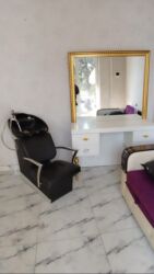 белый кожаный диван: Moyka guzgu birlikde 300 manat.Unvan Masazir.SH