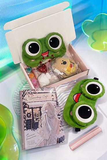 Подарочный набор “Kawaii” Состав: - Мягкая плюшевая маска для сна в