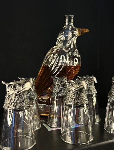 куплю письменный стол: Подарочный набор для напитков «Орел» - Декантер в форме орла из
