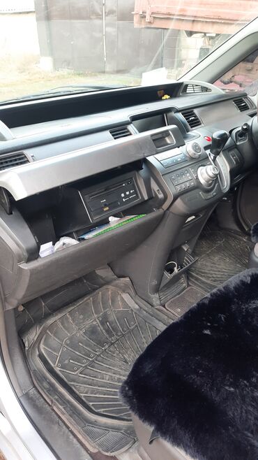 Honda: Honda Stepwgn: 2005 г., 2 л, Автомат, Газ, Минивэн — 8