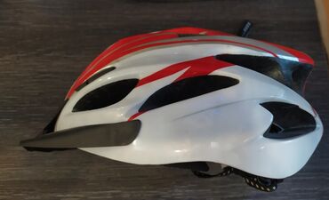 велосипед шлем: Продаю велосипелный шлем очень прочный пару раз носил, с
