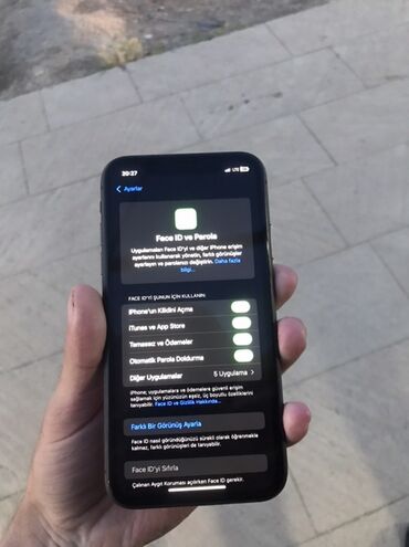 Apple iPhone: IPhone 11, Qara, Face ID