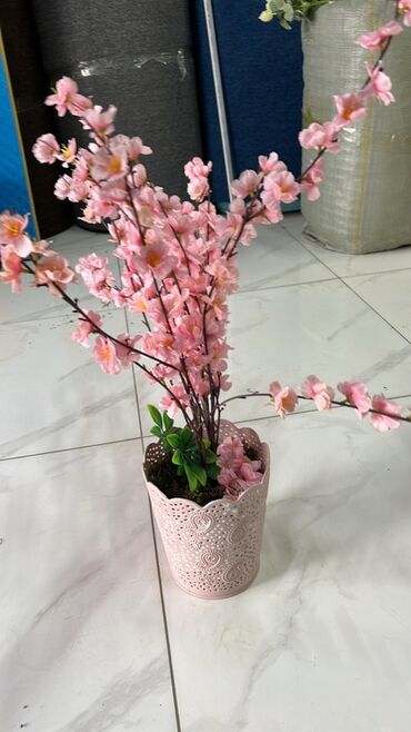 Süni güllər: Məhsul: Süni gül buketləri və kompozisiyalar Təsvir: - Realistik — 26