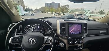 ли машина: Dodge Ram 1500: 2021 г., 5.7 л, Автомат, Гибрид, Пикап — 8