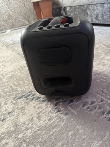 системы охлаждения для оперативной памяти: Продаю оригинал колонку JBL играет хорошо звук четкий басы