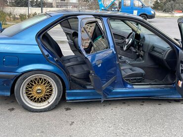 BMW: BMW M3: 2 l | 1998 il Sedan