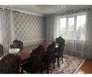 деревянные столы и стулья для кухни: Стол и стул для зала, Б/у, Самовывоз, цвет - Коричневый at lalafo.kg деревянные столы и стулья для кухни: Стол и стул для зала, Б/у, Самовывоз, цвет - Коричневый