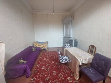 срочно продается квартира: Nizami metrosunun çıxışında iki otaqlı mənzil uzun müddətli aileye