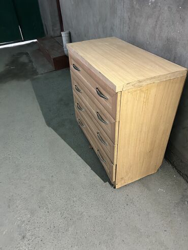камот зеркала: Комод для одежды, Б/у, Без зеркала, ЛДСП, цвет - Бежевый, Самовывоз