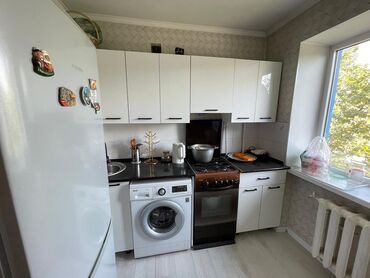 отдых на иссык куле тамчы: 2 бөлмө, 42 кв. м, 104-серия, 4 кабат, Евроремонт