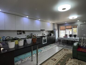 Продажа домов: Дом, 150 м², 4 комнаты, Собственник — 1