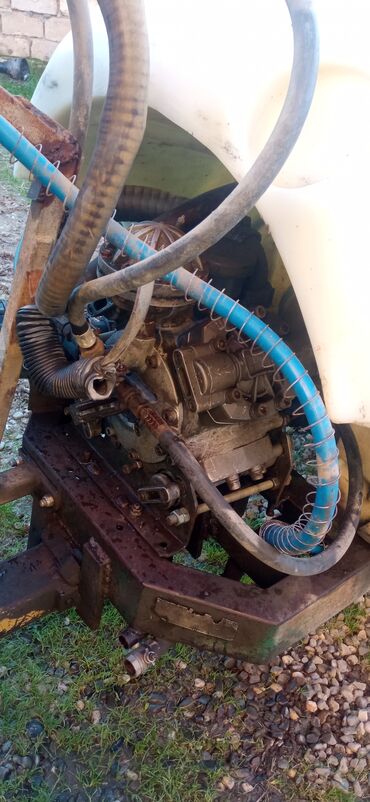 Çiləyicilər: Traktorla qoşulan bağ bağlayan (hava ilə üfürməli) çiləyici - — 5