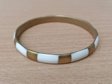 hm rajfovi: Bangle, Handmade