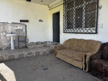 Həyət evləri və villaların satışı: 1 mərtəbəli həyət evi - Tikili: birmərtəbəli, eyvanlı. Girişdə geniş — 2