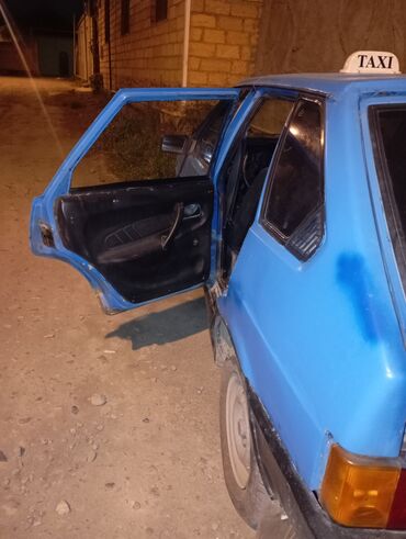 Çəngəllər: Ill 1982 mator katobka 015 salon 015 tam islekdi sənədləri var barter