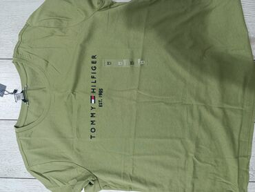 fudbolkalar: Tommy Hilfiger 40 azn M razmer yenidi