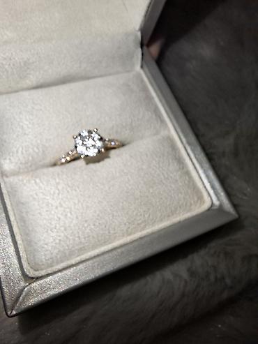 Prstenje: Zlatni verenički prsten sa dijamantima – floralni klaster ukupno — 8