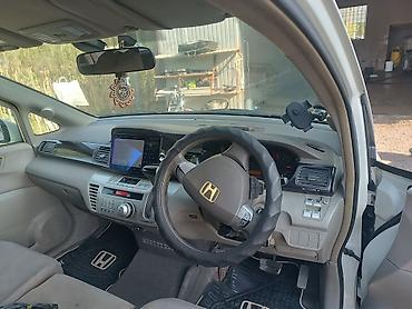 справа: Honda Edix: 2005 г., Автомат, Бензин, Минивэн — 5