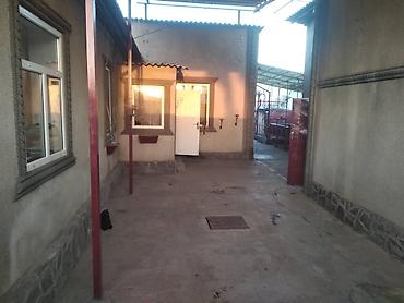 Продажа коттеджей и домов: Продам дом в верхней части города Кара Балта. S 90m². Участок хоз — 6