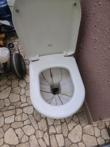 paplavok: Paplavoku yoxdu icinde leke var — 2