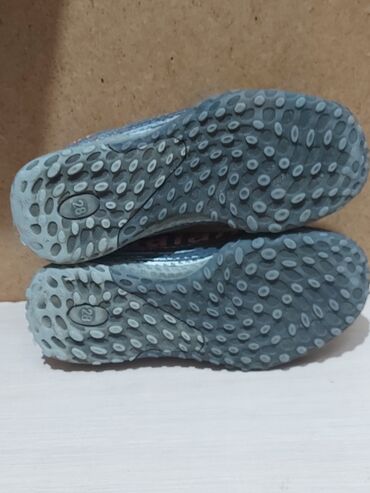 Бутсы: Детская обувь 1.3. 650с - 28 размер 4.6. 300с - 22 размер 7.9. 300с - at lalafo.kg — 3 Бутсы: Детская обувь 1.3. 650с - 28 размер 4.6. 300с - 22 размер 7.9. 300с - — 3