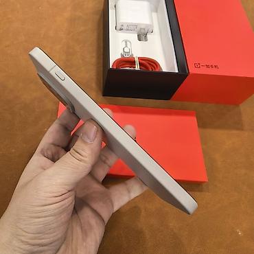 huawei tablet: OnePlus 15, Б/у, 512 ГБ, цвет - Бежевый, 2 SIM — 6