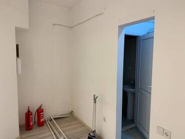 Digər kommersiya daşınmaz əmlakı: Razində yeni yol kənarı yeni təmirli obyekt ümumi sahəsi 100 kv,m — 4