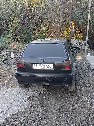 Volkswagen: Volkswagen Golf: 1993 г., 1.8 л, Кол менен иштөөчү, Хетчбек — 3