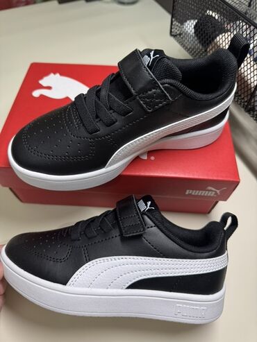 продаю спортивную сумку: Детские кроссовки Puma - Модель: низкие кеды с фирменной полосой Puma at lalafo.kg продаю спортивную сумку: Детские кроссовки Puma - Модель: низкие кеды с фирменной полосой Puma