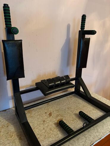 Turniklər və bruslar: Universal turnik–parallel qollar–qarn pressi üçün divar trenajoru — 6