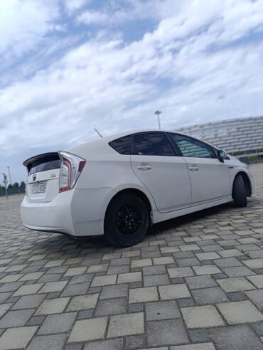 Toyota: Toyota Prius: 1.8 l | 2013 il Hetçbek — 3