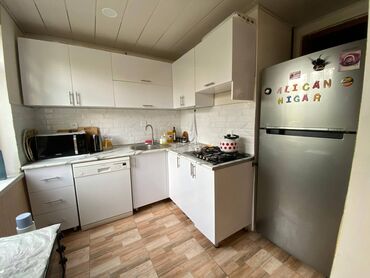 Köhnə tikili: Bakı, 4 otaqlı, Köhnə tikili, m. Xalqlar Dostluğu, 90 kv. m -da lalafo.az — 18 Köhnə tikili: Bakı, 4 otaqlı, Köhnə tikili, m. Xalqlar Dostluğu, 90 kv. m — 18