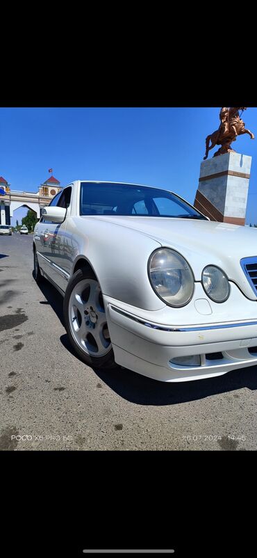 мерс 124 объем 2 2: Mercedes-Benz 220: 2001 г., 3.2 л, Автомат, Бензин, Седан