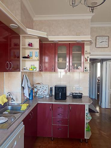 yer yuyan: Məhsul: Siemens qab yuyan maşını və kuxna mebeli Xüsusiyyətlər: - — 1