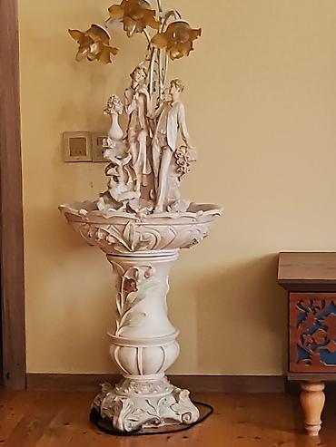 qosqu mala: Dekorativ heykəlli döşəmə lampa interyerə klassik və zərif görünüş — 1